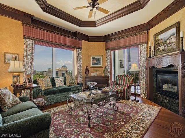 SEASONS AT NAPLES CAY - Residential