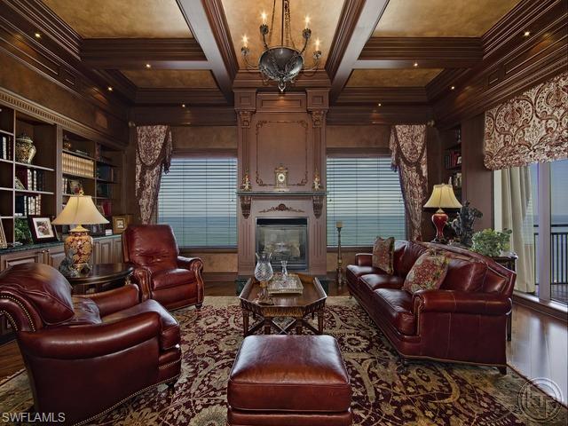 SEASONS AT NAPLES CAY - Residential