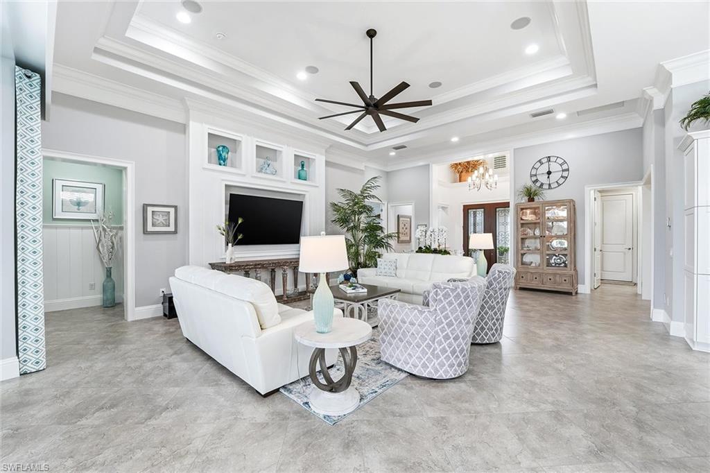 TWIN EAGLES - Residential