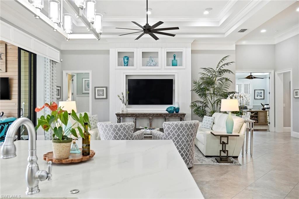 TWIN EAGLES - Residential