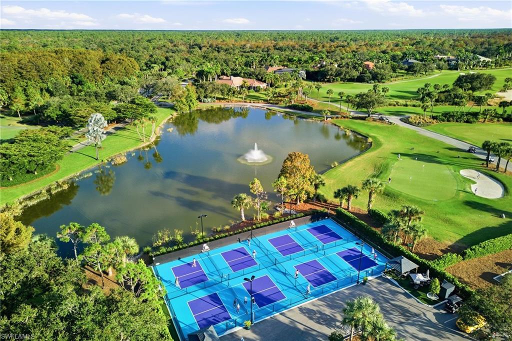 TWIN EAGLES - Residential