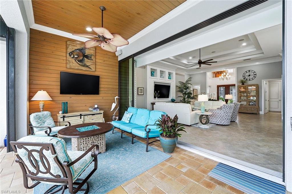 TWIN EAGLES - Residential