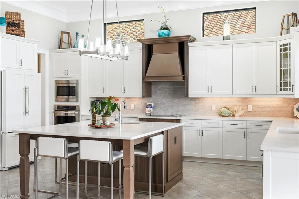 TWIN EAGLES - Residential