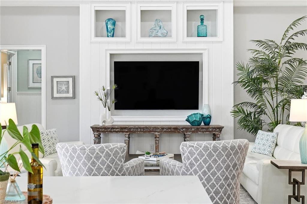 TWIN EAGLES - Residential