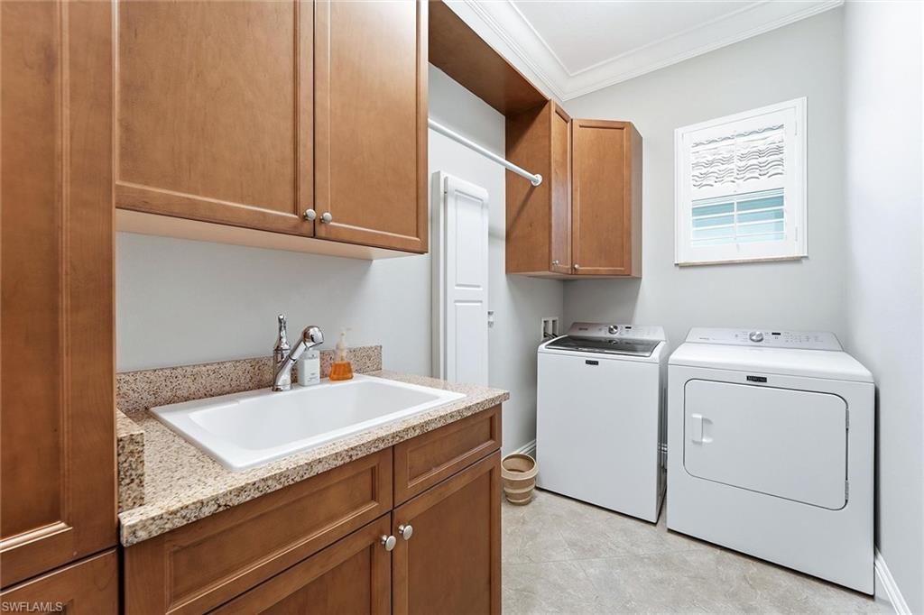 TWIN EAGLES - Residential