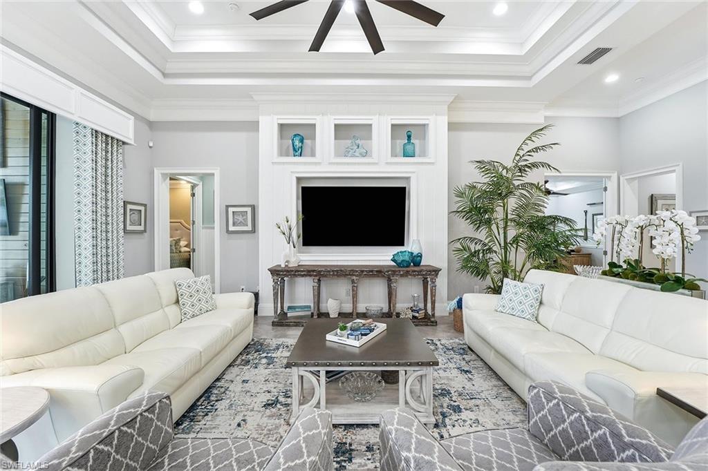 TWIN EAGLES - Residential