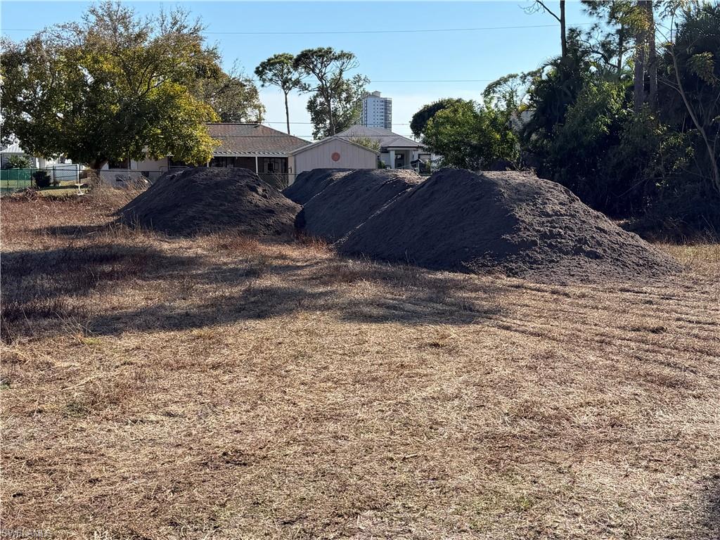 EL DORADO ACRES - Land