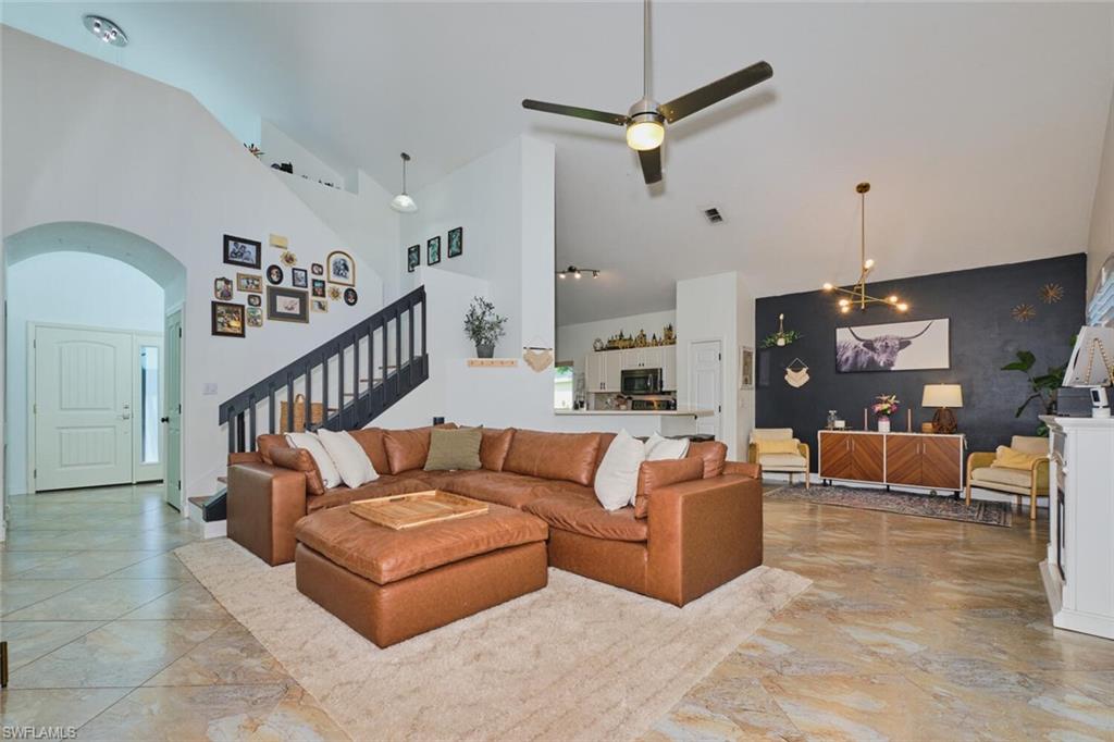 1533 Honor CT