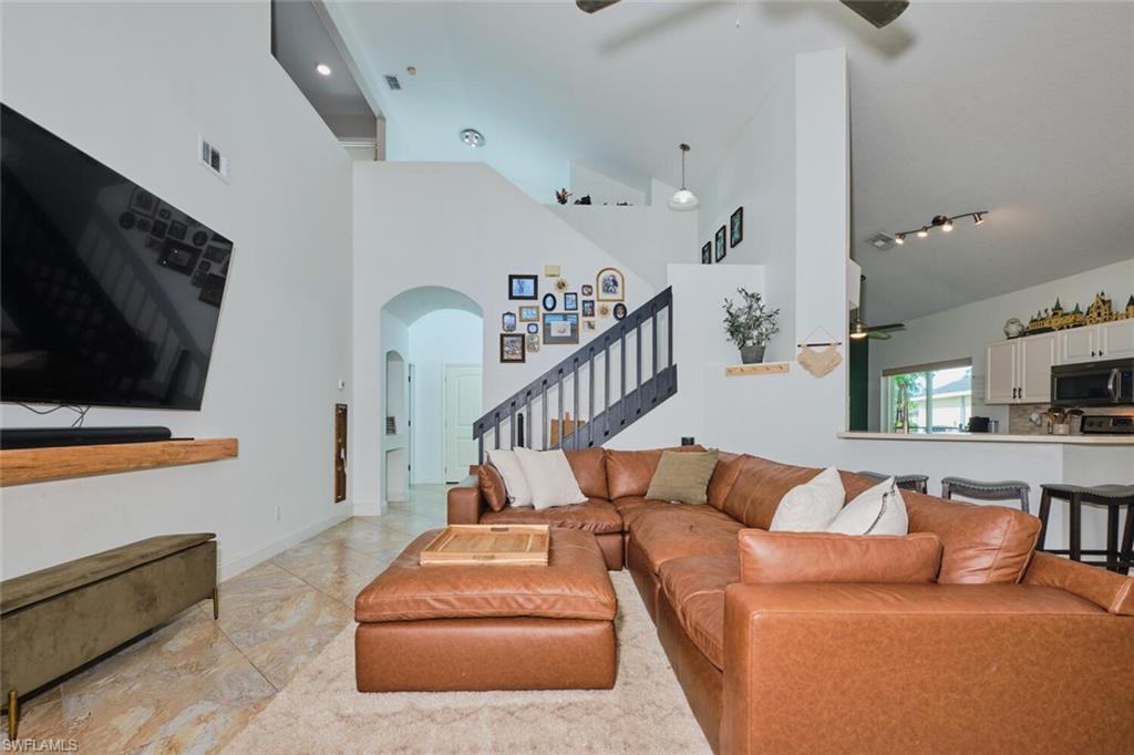 1533 Honor CT