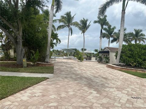 4489 Southern Breeze DR NAPLES FL 34114