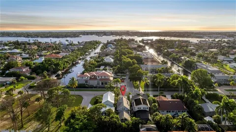 1375 Sandpiper St, Naples, FL 34102 - #: 224091916
