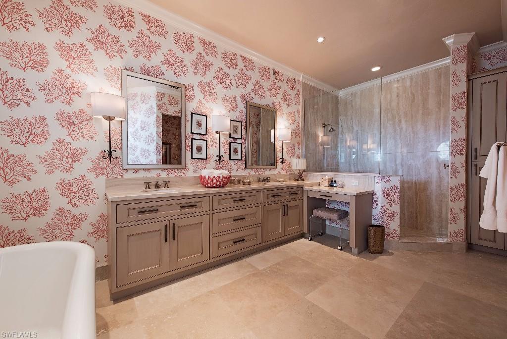 BAREFOOT BEACH - Residential