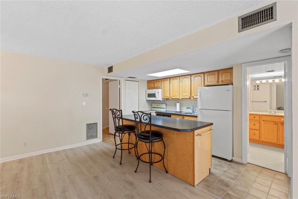 GLADES COUNTRY CLUB - Residential