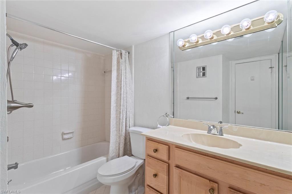 GLADES COUNTRY CLUB - Residential