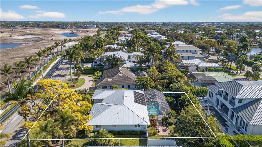 Photo of 420 S GOLF DR, NAPLES, FL 34102 (MLS # 226007395)