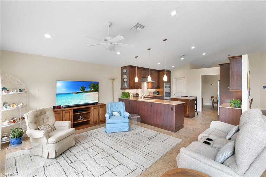 AUTUMN WOODS - Residential