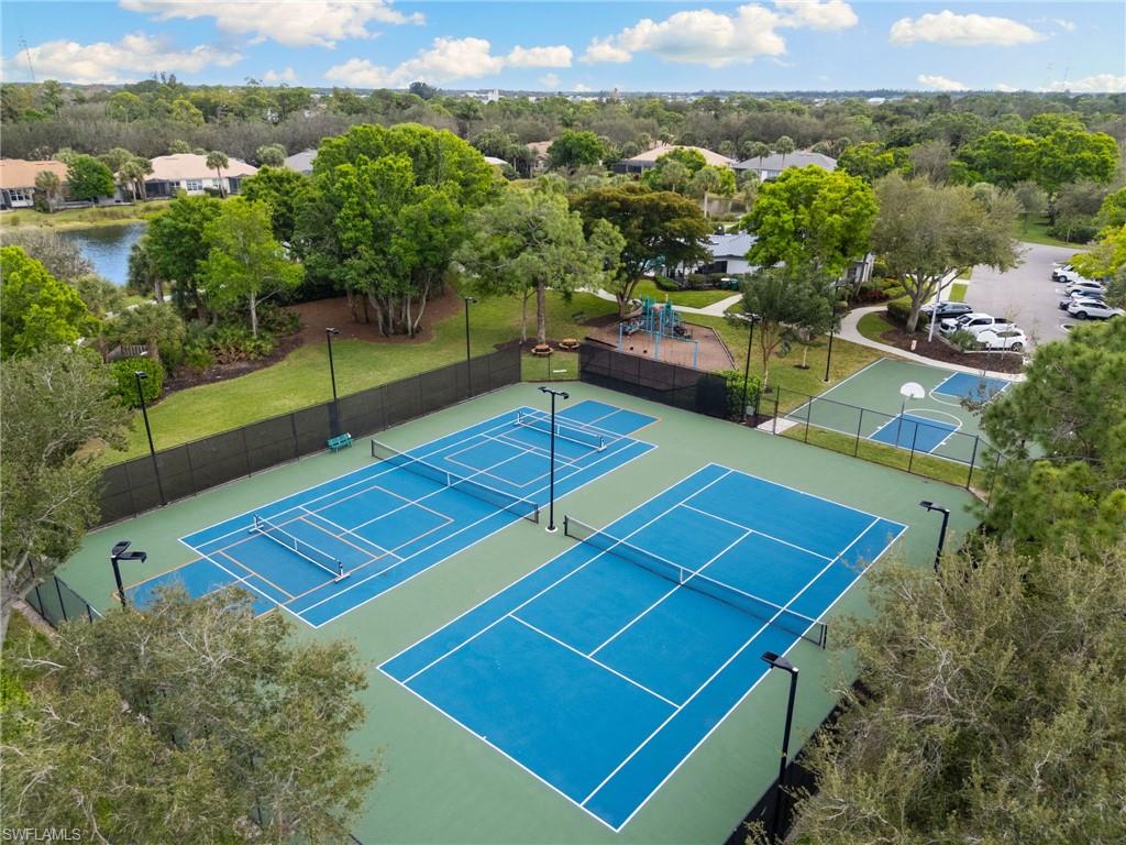 AUTUMN WOODS - Residential