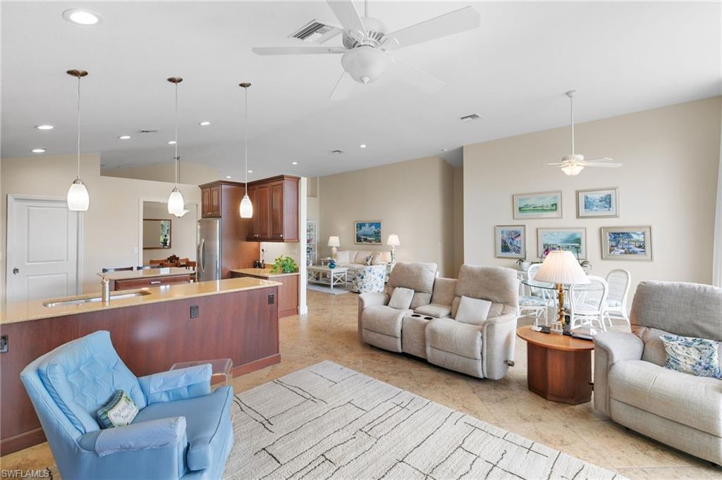 AUTUMN WOODS - Residential