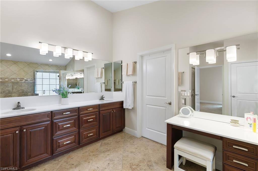 AUTUMN WOODS - Residential