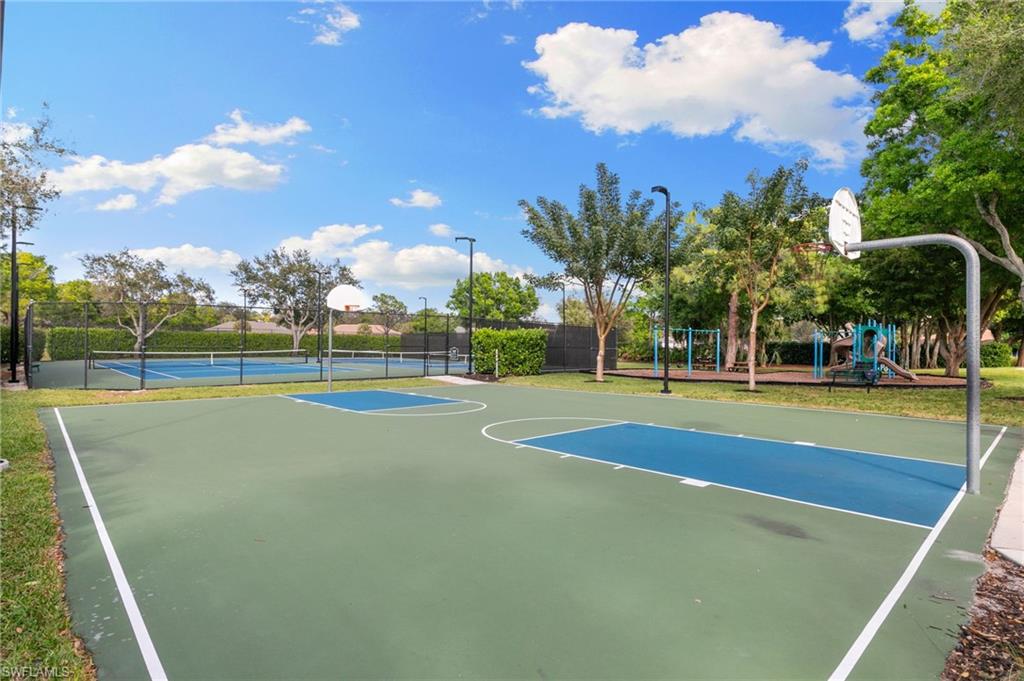 AUTUMN WOODS - Residential