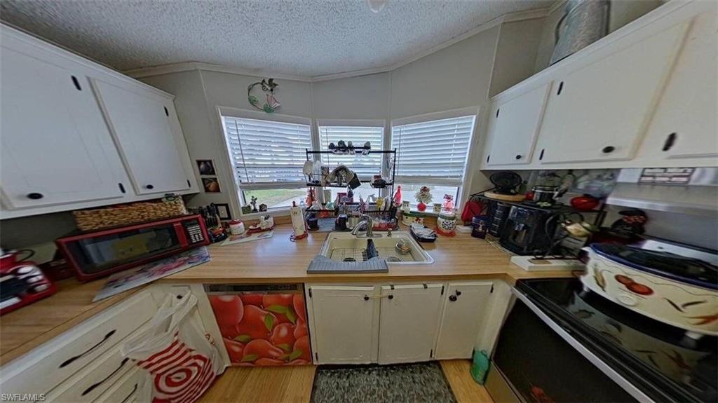 CARRIAGE VILLAGE - Residential