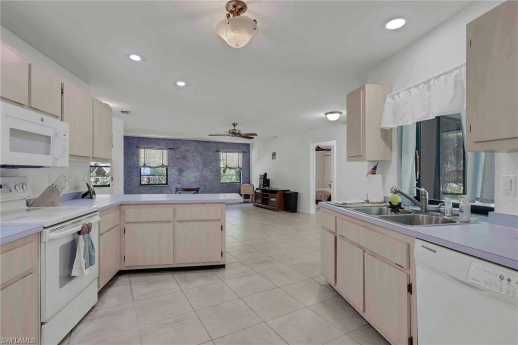 GOLDEN GATE ESTATES - Residential