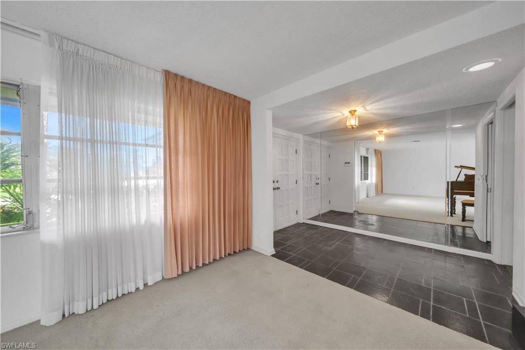 WHISKEY CREEK - Residential