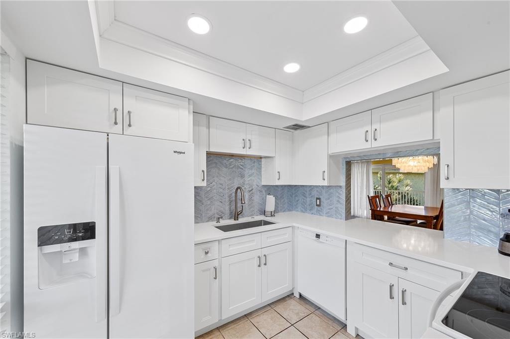 GLADES COUNTRY CLUB - Residential