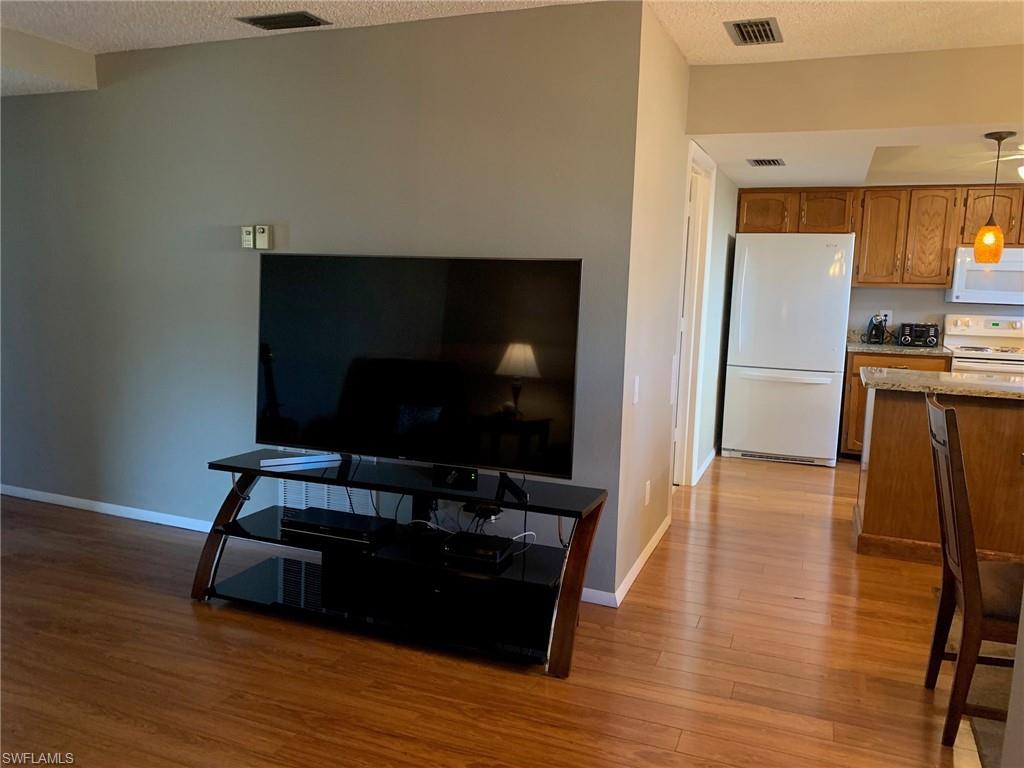 SEVEN LAKES - Residential