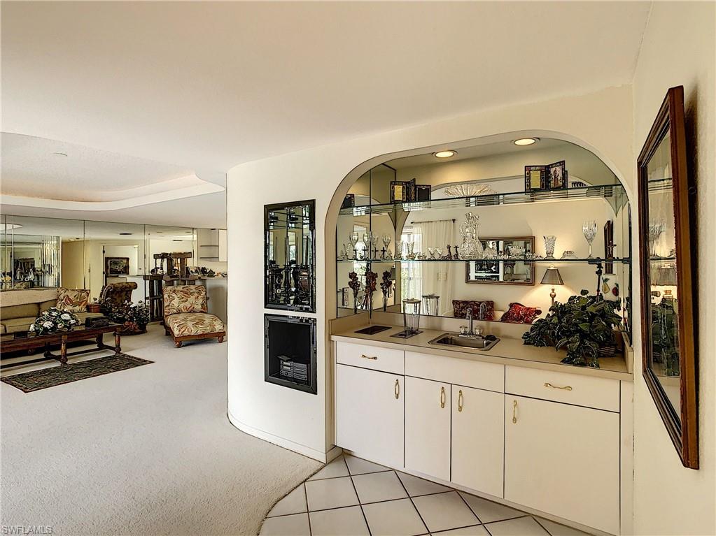 PARKWAY EAST - Residential