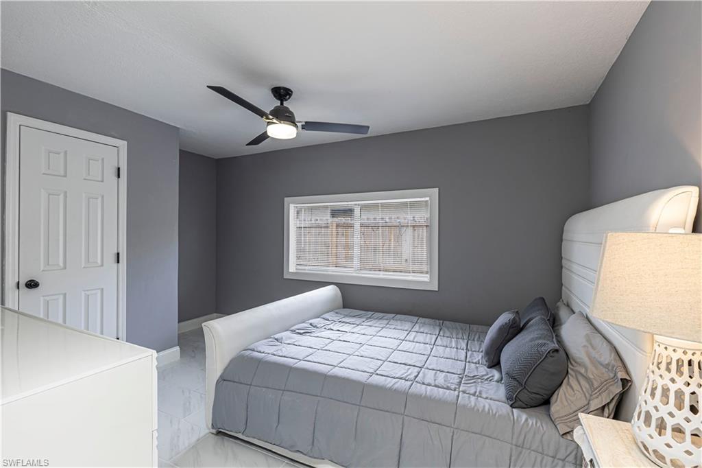 NAPLES PARK - Residential