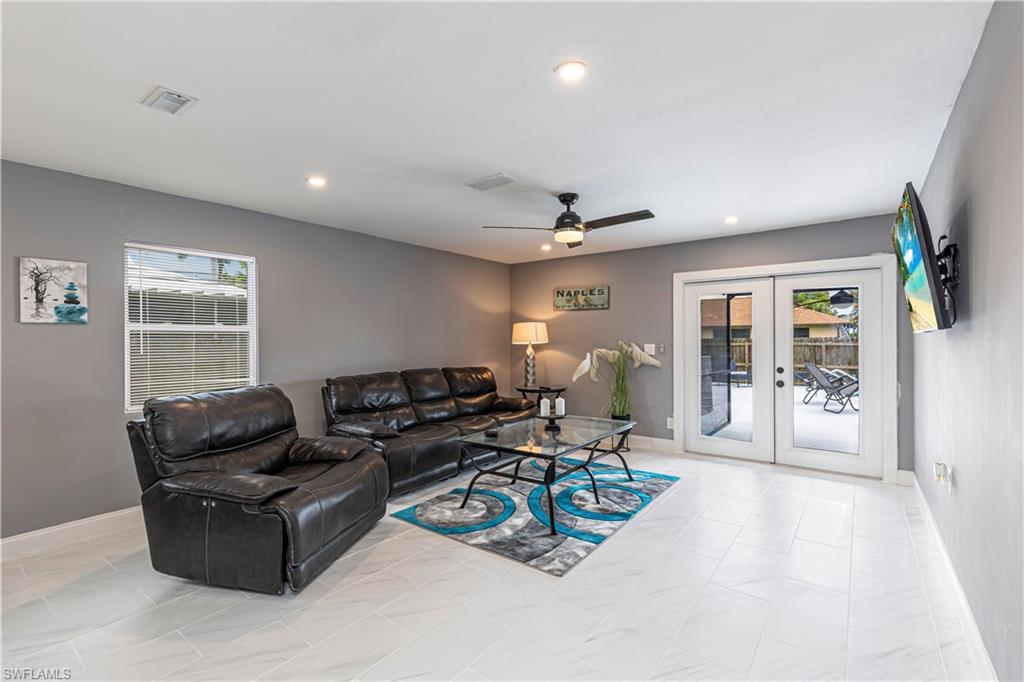 NAPLES PARK - Residential