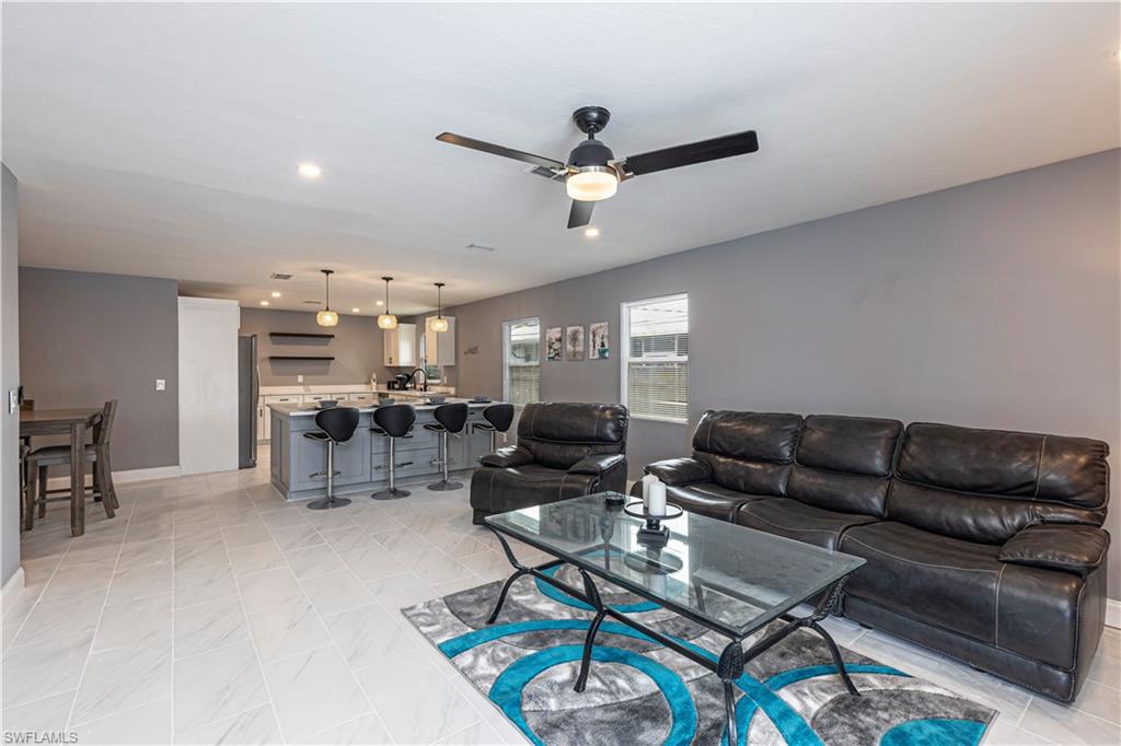 NAPLES PARK - Residential