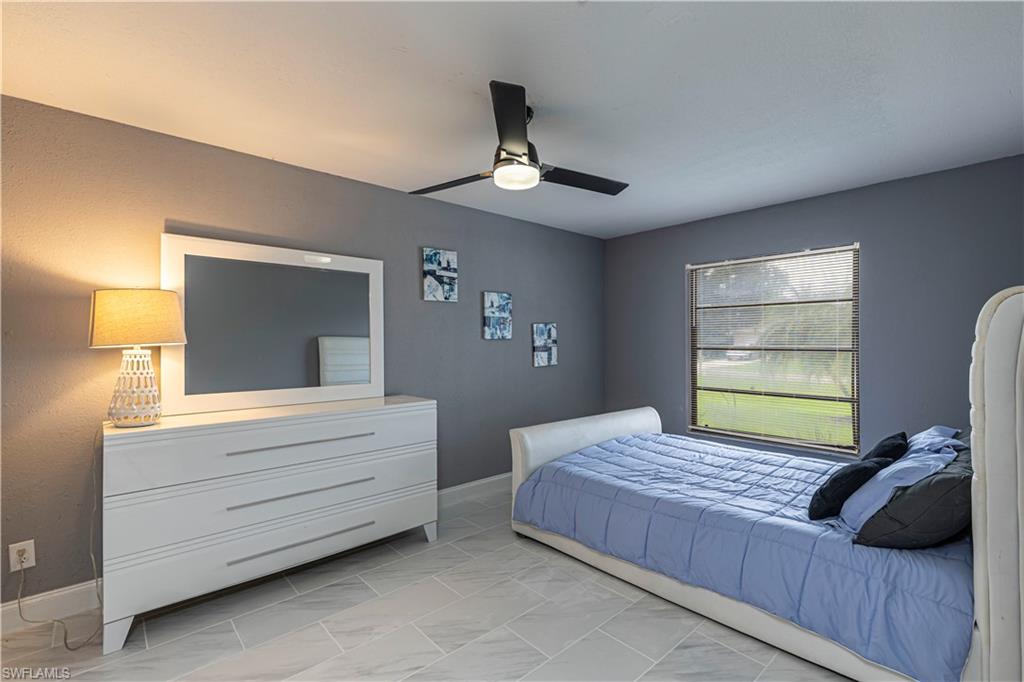 NAPLES PARK - Residential