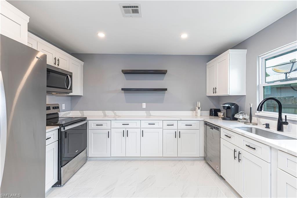 NAPLES PARK - Residential