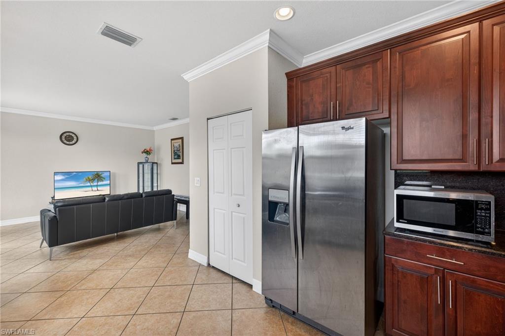 BOTANICA LAKES - Residential