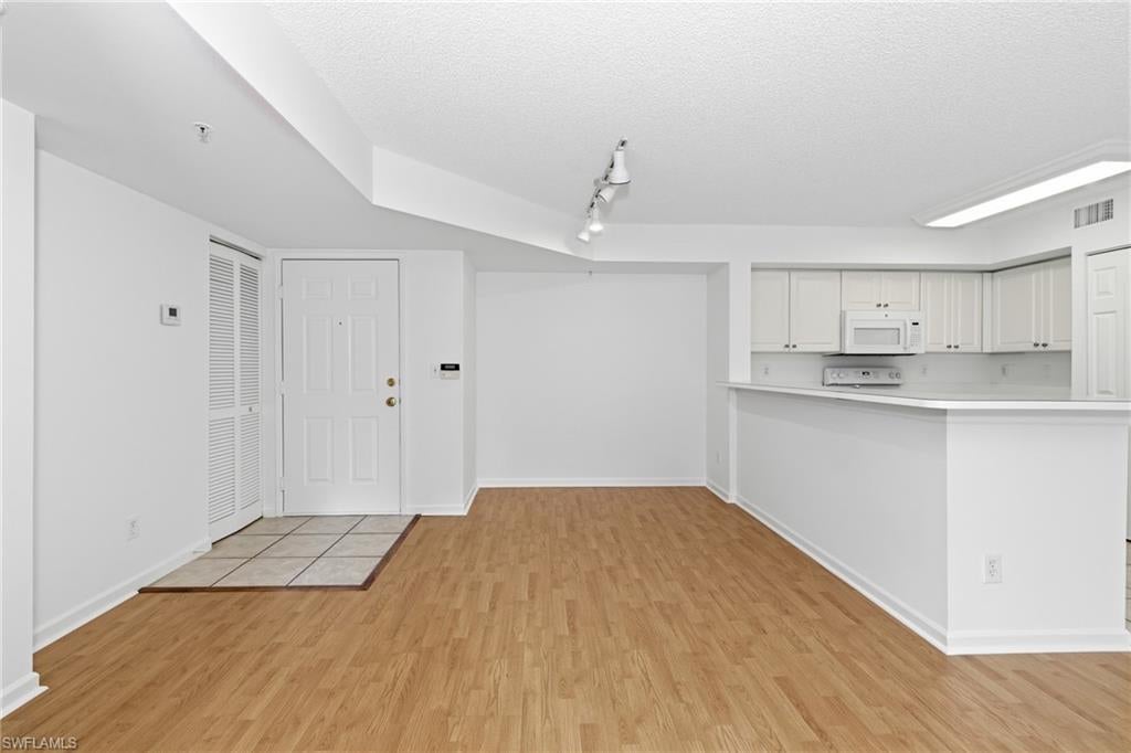 THE ENCLAVE AT NAPLES - Residential