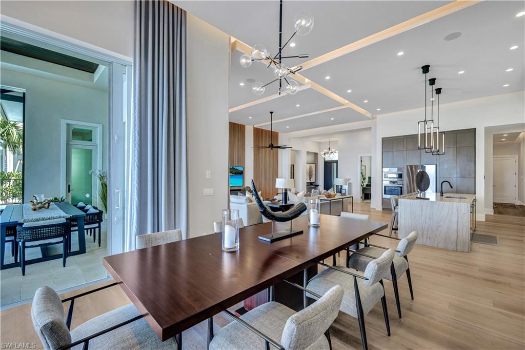 ESPLANADE LAKE CLUB - Residential