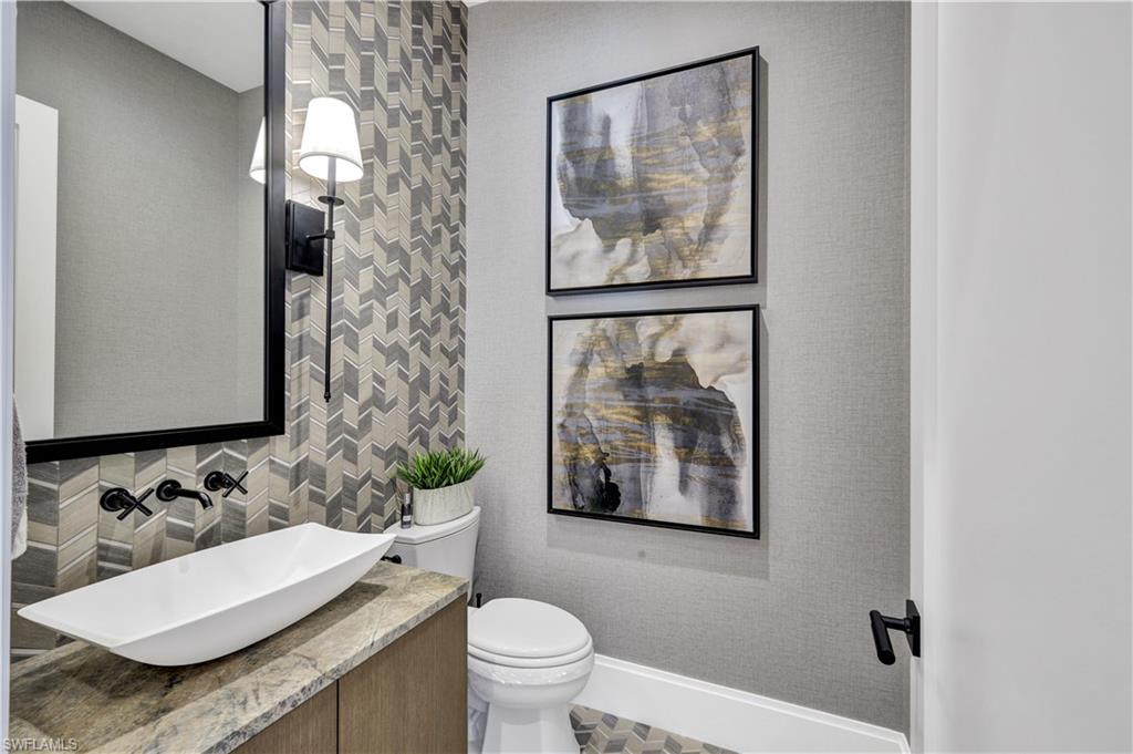 ESPLANADE LAKE CLUB - Residential