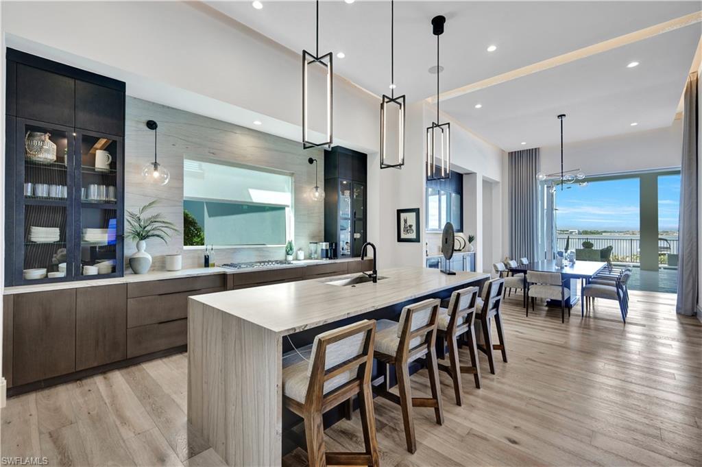 ESPLANADE LAKE CLUB - Residential