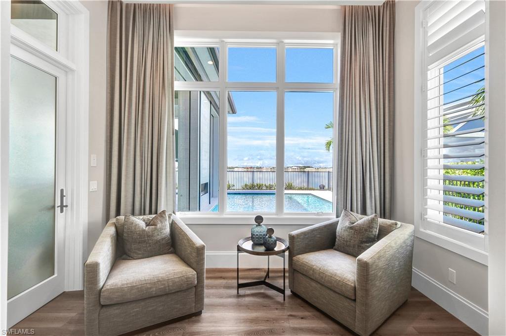 ESPLANADE LAKE CLUB - Residential