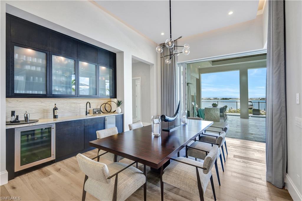 ESPLANADE LAKE CLUB - Residential