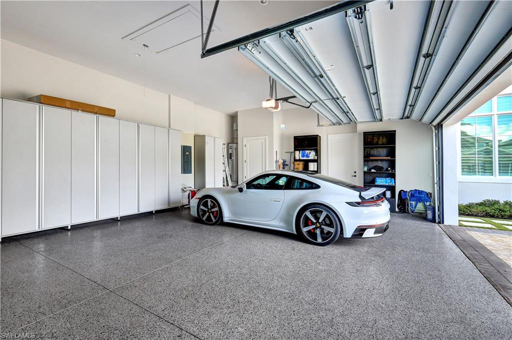 ESPLANADE LAKE CLUB - Residential