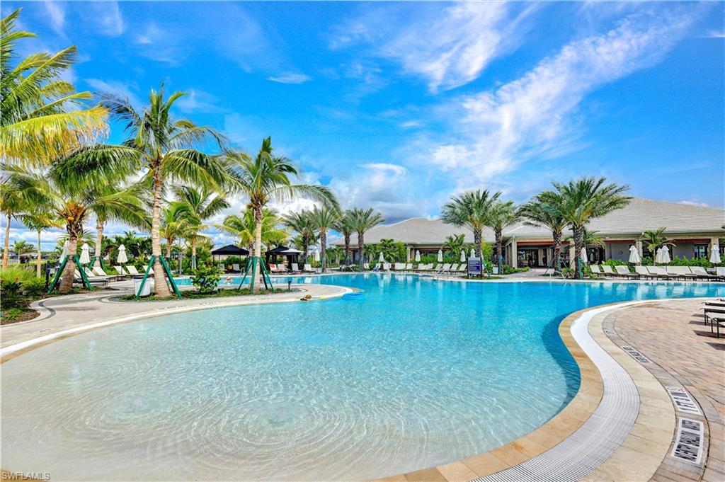 ESPLANADE LAKE CLUB - Residential