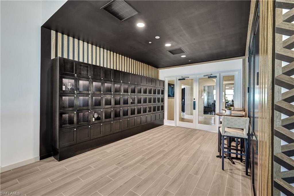 ESPLANADE LAKE CLUB - Residential