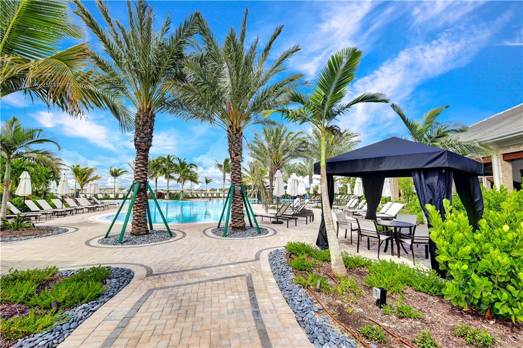 ESPLANADE LAKE CLUB - Residential