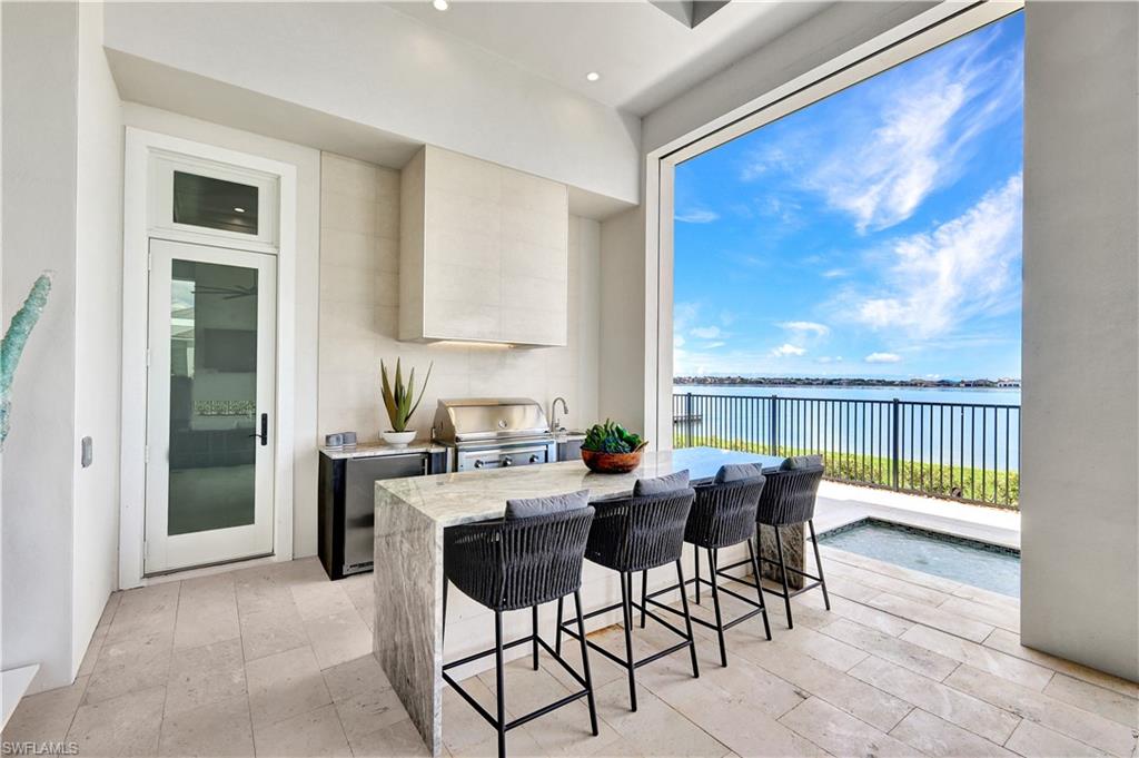 ESPLANADE LAKE CLUB - Residential