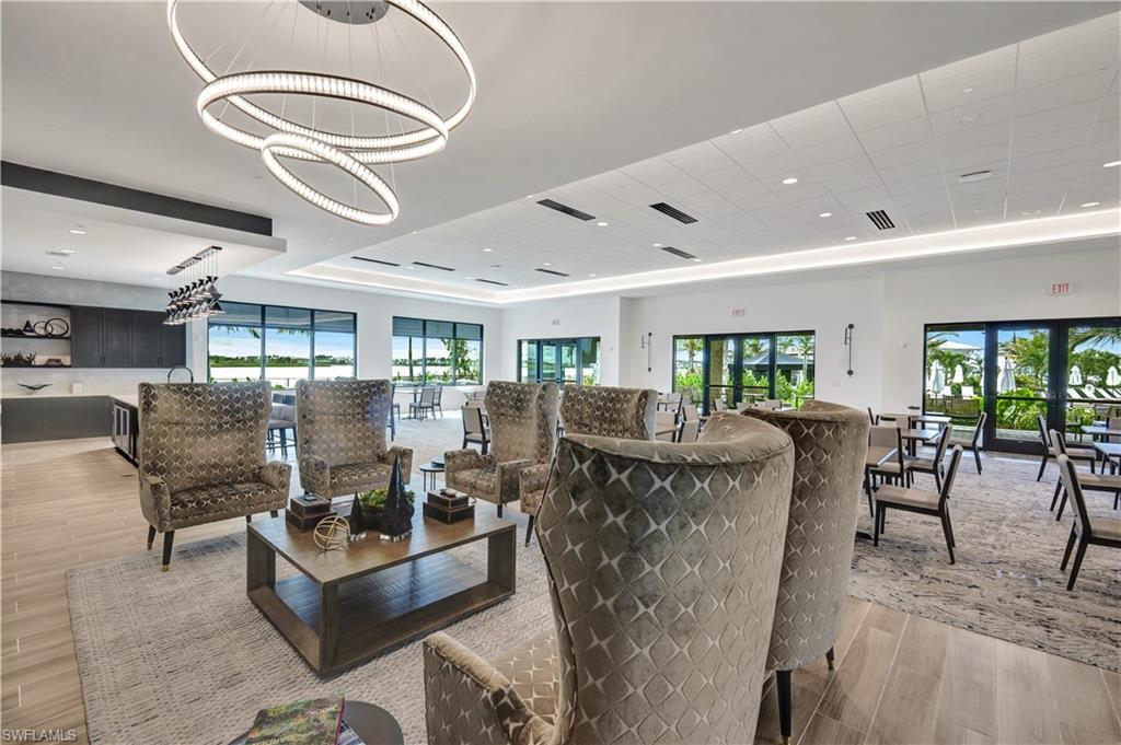 ESPLANADE LAKE CLUB - Residential