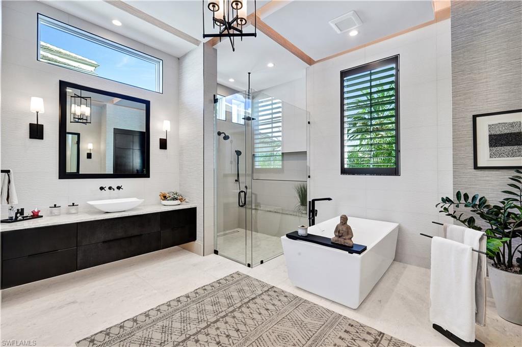 ESPLANADE LAKE CLUB - Residential