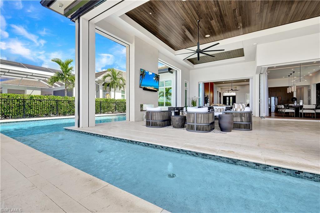 ESPLANADE LAKE CLUB - Residential